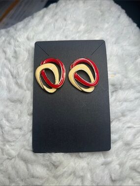 Vintage Stylish Red and Cream Swirl Earrings - Unbranded